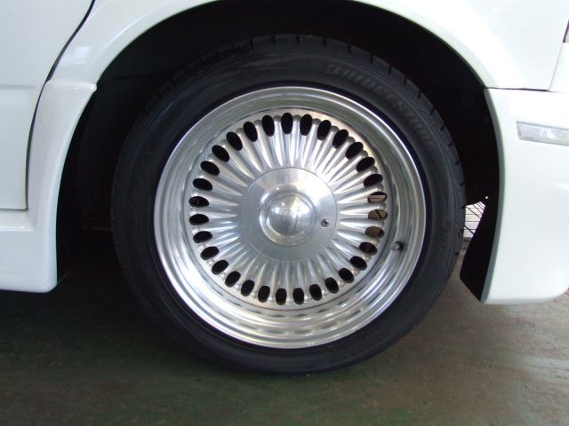 �V�{���[ �A�X�g�� ���Îԏ��F���̑�