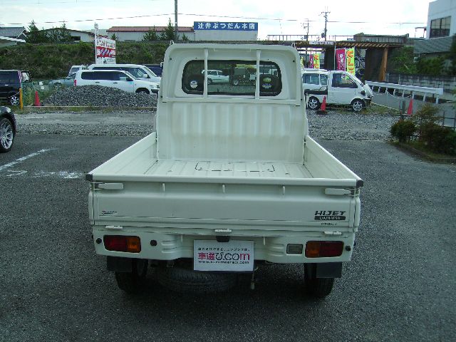�����J�[�� �i�r�Q�[�^�[ 4WD ���Îԏ��F�G���W��