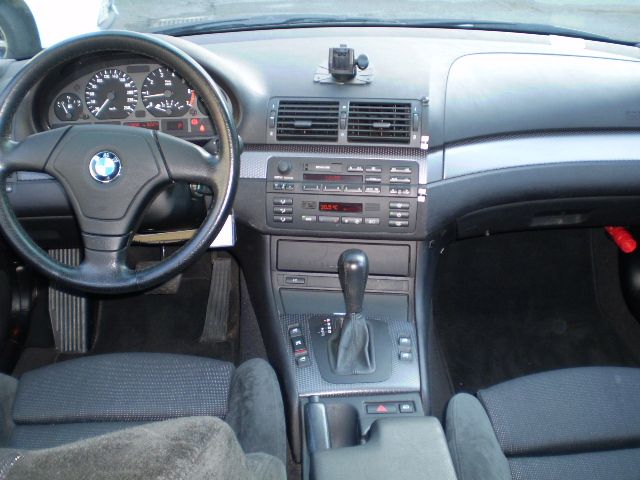 BMW 320i ���Îԏ��F����