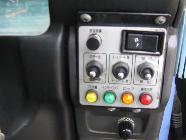 �N���C�X���[ �W�[�v�E�`�F���L�[LTD���U�[�F���[�^�[