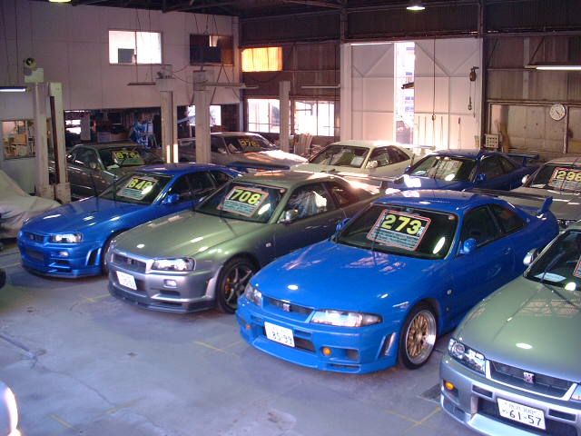 K�ESTAFF Car Sales�X�܎ʐ^