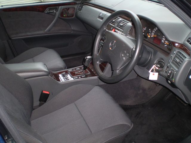 �A�E�f�B RS6 �A�o���g ���Îԏ�� �ڍׂ�����