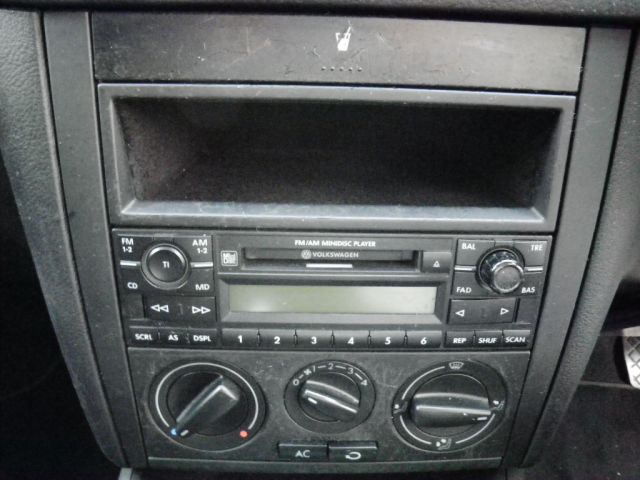 �V�{���[ �A�X�g�� ���Îԏ��F���̑�
