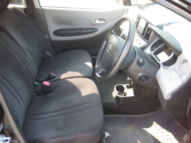 �t�F���[�� 400i ���Îԏ��F�G���W��