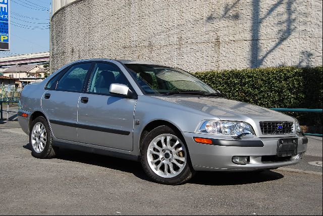 S40 超お宝車!走行6000km台1オーナー