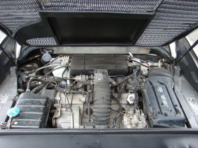 �t�F���[�� 308 ���Îԏ��F�G���W��