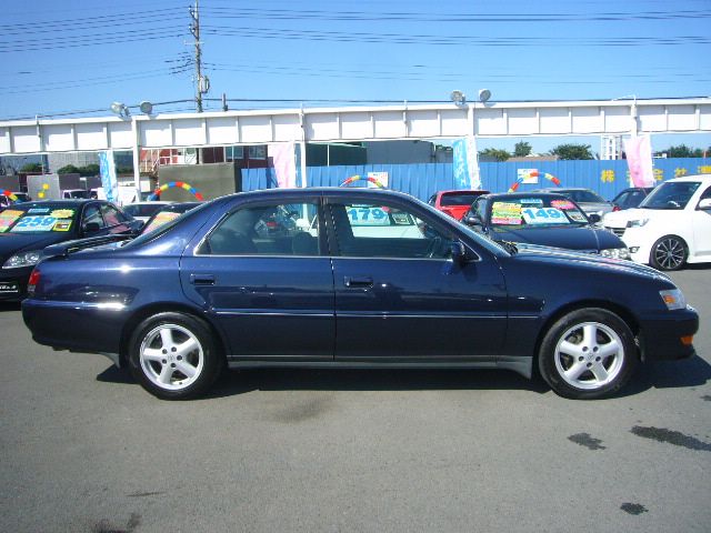 �N���C�X���[ 300 ���Îԏ��F���[�^�[