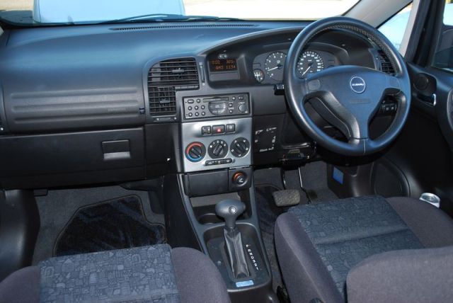�l�C�����L���O�F�����Z�f�X�E�x���c�ES500L �������U�[�d�l