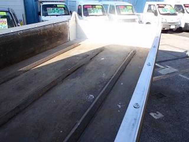 �{���{ C70 ���Îԏ��F�G���W��