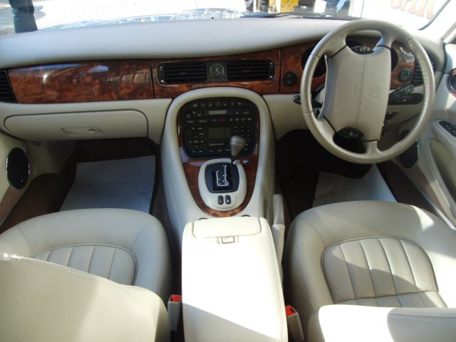 BMW M3 ���Îԏ��F���