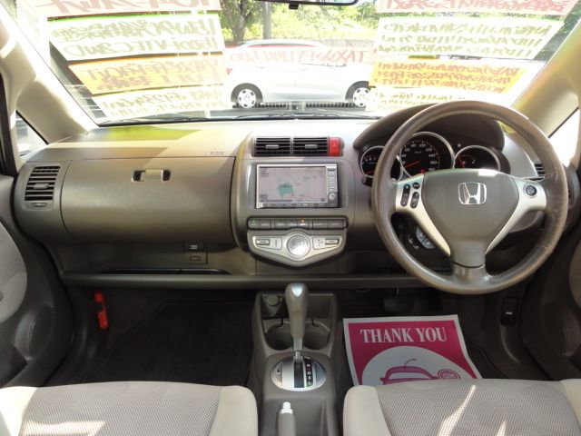 �X�Y�L �G�u���C ���Îԏ��F�G���W��