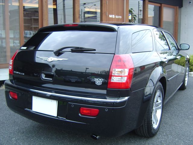 �N���C�X���[ 300C ���g�p�ԏ��F���