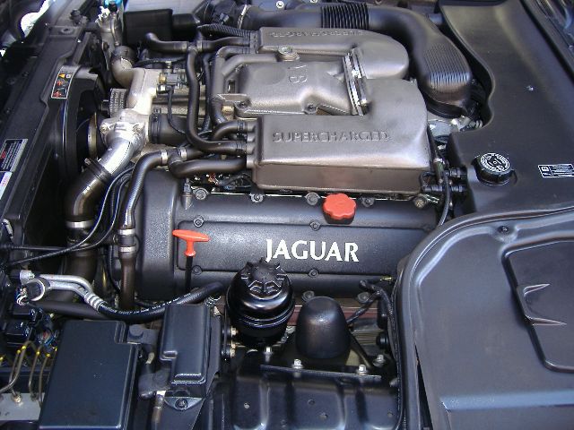 �W���K�[ XJR8 ���Îԏ��F�G���W��