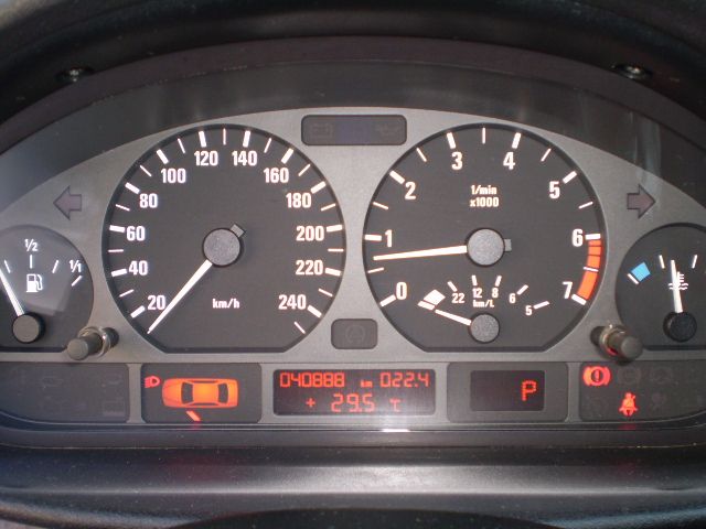 BMW 320i ���Îԏ��F���[�^�[