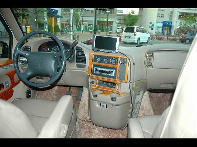 �V�{���[ �A�X�g�� ���Îԏ��F���̑�