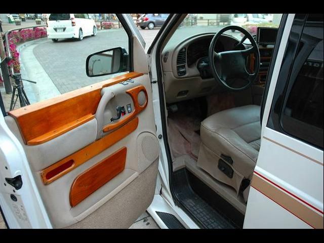 �V�{���[ �A�X�g�� ���Îԏ��F���̑�