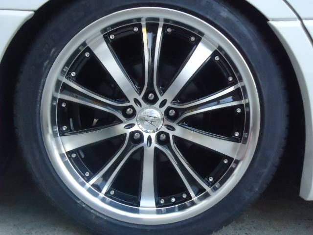 �A�E�f�B A8 ���Îԏ��F�G���W��