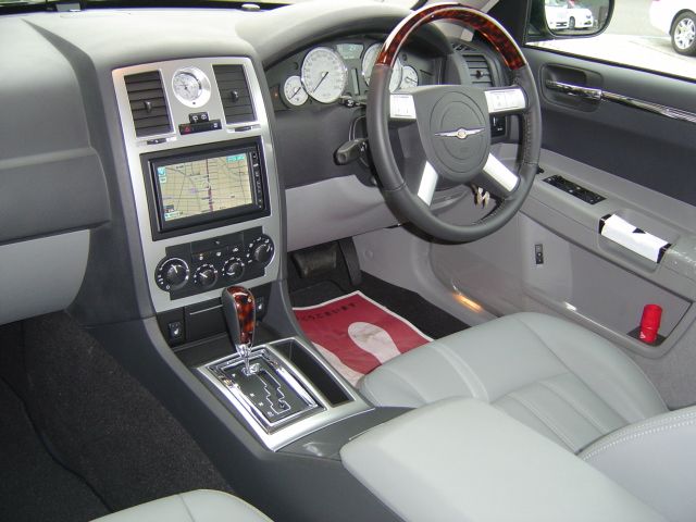 �N���C�X���[ 300C ���g�p�ԏ��F����