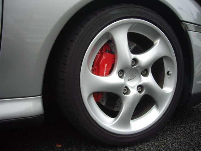 �V�{���[ �A�X�g�� ���Îԏ��F���