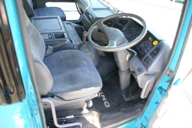 �����U �G���t ���Îԏ��F���[�^�[