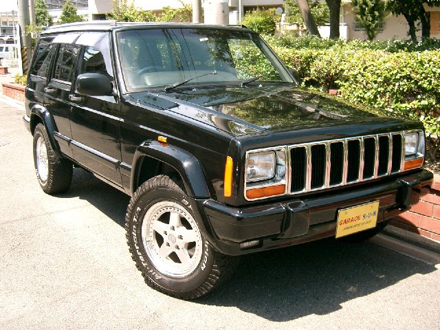 �N���C�X���[ �`�F���L�[LTD ���Îԏ��F���C��