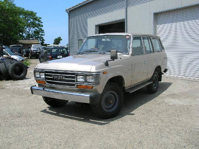 �g���^ �����h�N���[�U�[60 GX 4WD ���Îԏ��F���C��