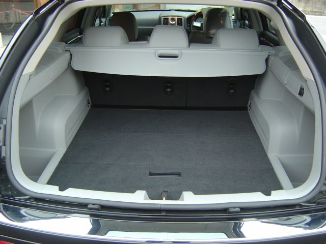 �N���C�X���[ 300C ���g�p�ԏ��F���̑�