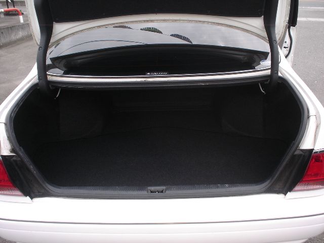 �g���^ �N���E�� ���Îԏ��F���̑�