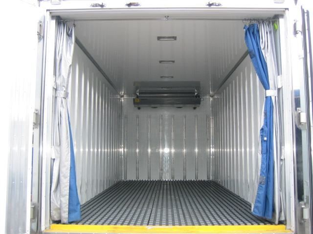 �����J�[�� �i�r�Q�[�^�[ 4WD�F����