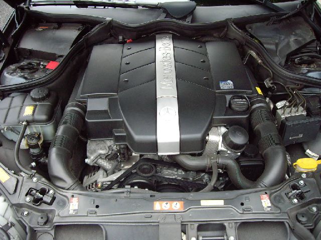 �����Z�f�X�E�x���c CLK320 �J�u���I�� ���Îԏ��F�G���W��
