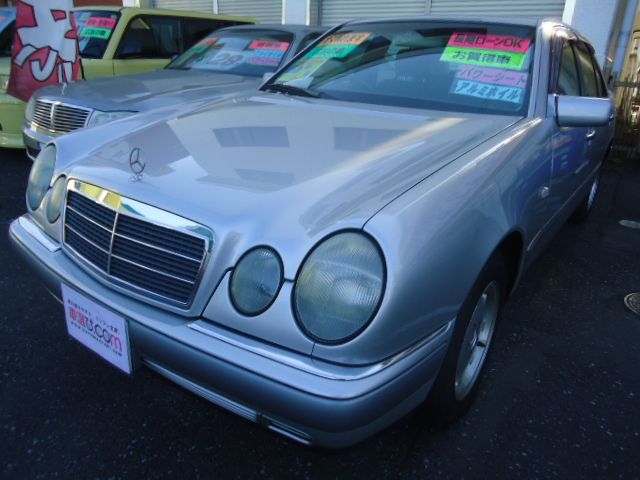 E240(メルセデス・ベンツ) 4エアバック 純正ナビ 埼玉県 中古車画像