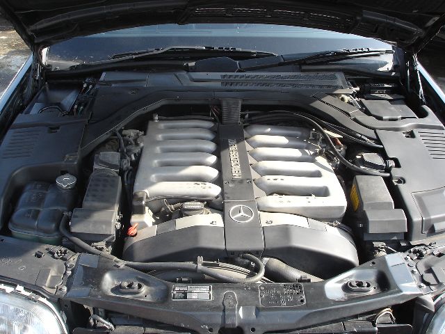 �����Z�f�X�E�x���c 600SEL ���Îԏ��F�G���W��