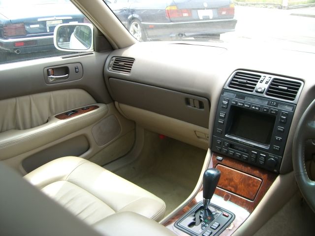 �g���^ �Z���V�I ���Îԏ��F���̑�