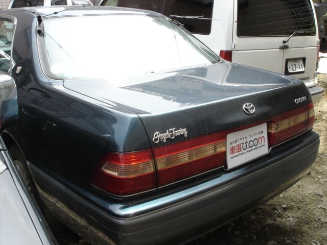 �g���^ �N���E�� ���Îԏ��F���