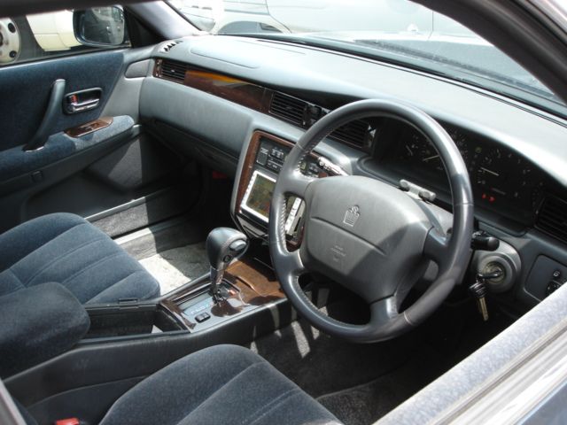 �g���^ �N���E�� ���Îԏ��F����