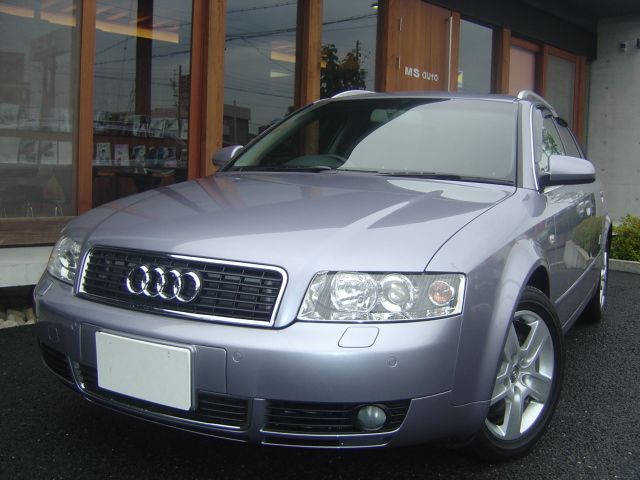 �A�E�f�B A4�A�o���g ���Îԏ��F���C��