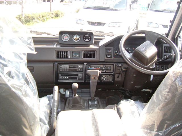 �O�H �f���J�X�^�[���S�� ���Îԏ��F����