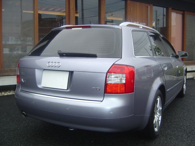 �A�E�f�B A4�A�o���g ���Îԏ��F���