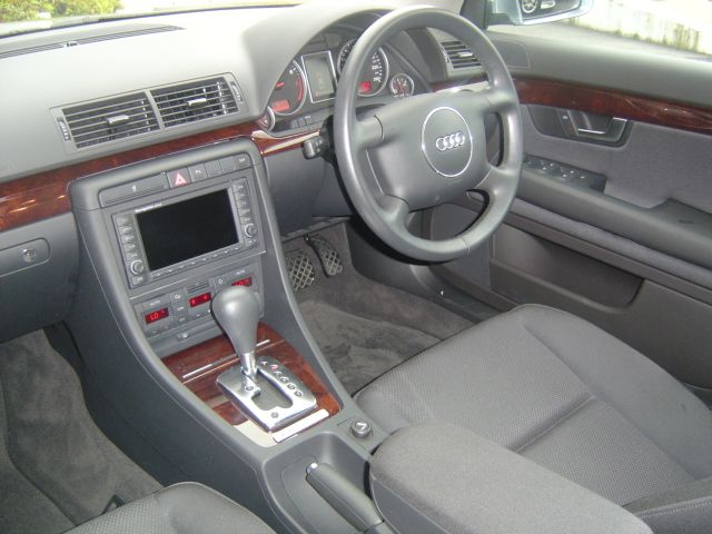 �A�E�f�B A4�A�o���g ���Îԏ��F����