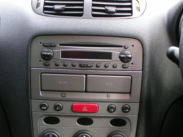�����{���M�[�j LM002 ���Îԏ��F���̑�