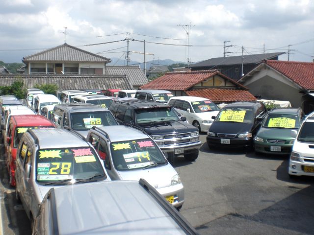 car produce shop TOP AUTO -トップオート-【営業時間】10:00～20:00【定休日】火曜日《業務内容》・新車、中古車販売・高価買取・高価下取り・査定・廃車無料・注文販売・車検、整備、ドレスアップ・ボディーコーティング(予約制)・各種オートローン取扱い・全車保証付き販売・格安!!レンタカー業務・ヘッドライト磨き(シュシュットブラ認定店)