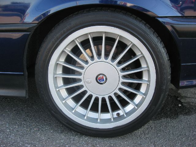 BMW�A���s�i B6 ���Îԏ��F���̑�