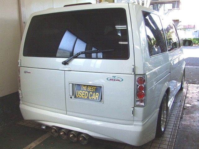 �V�{���[ �A�X�g�� ���Îԏ��F���