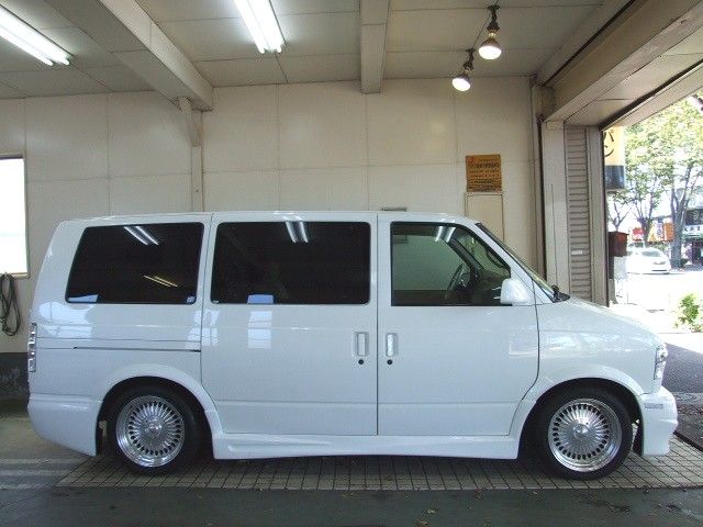�V�{���[ �A�X�g�� ���Îԏ��F���̑�