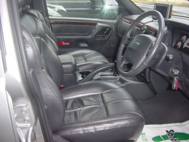 �A�E�f�B A6�F����
