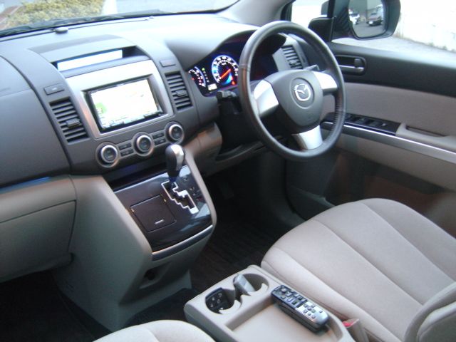 �}�c�_ MPV ���Îԏ��F����