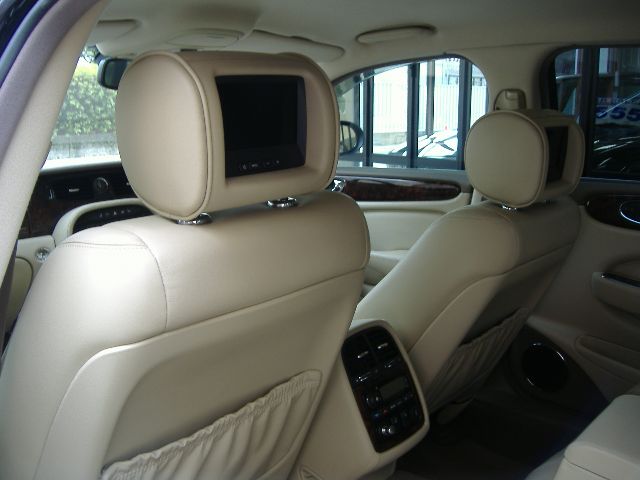 �W���K�[ XJ8 4.2 ���Îԏ��F���̑�