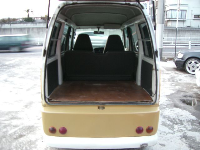 �X�Y�L �G�u���C ���Îԏ��F�G���W��