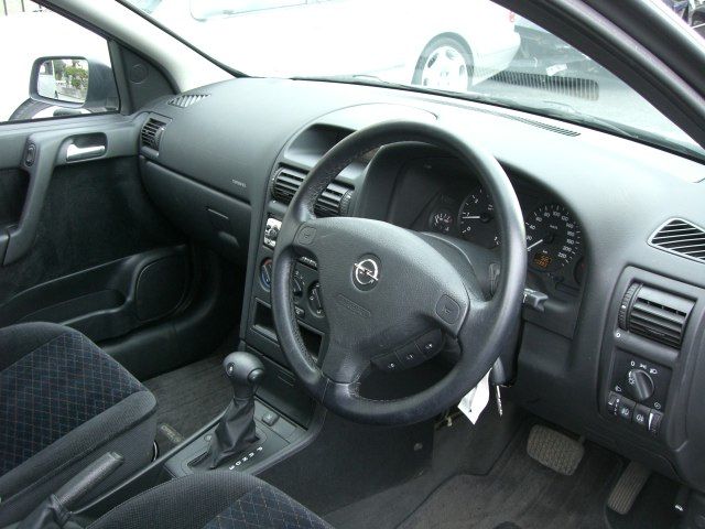 �I�y�� �A�X�g�� ���Îԏ��F����