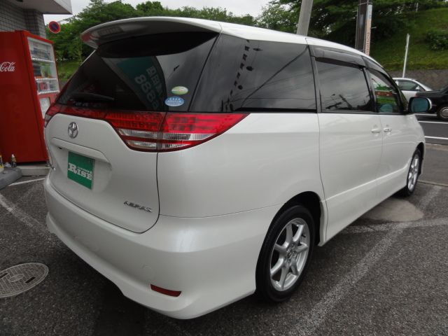 �t�H���N�X���[�Q�� VW�j���[�r�[�g���F�G���W��